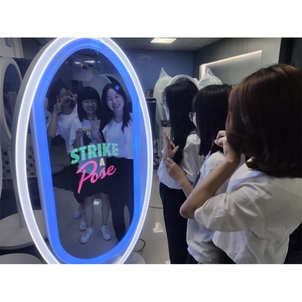 Selfie Mirror Photo Booth